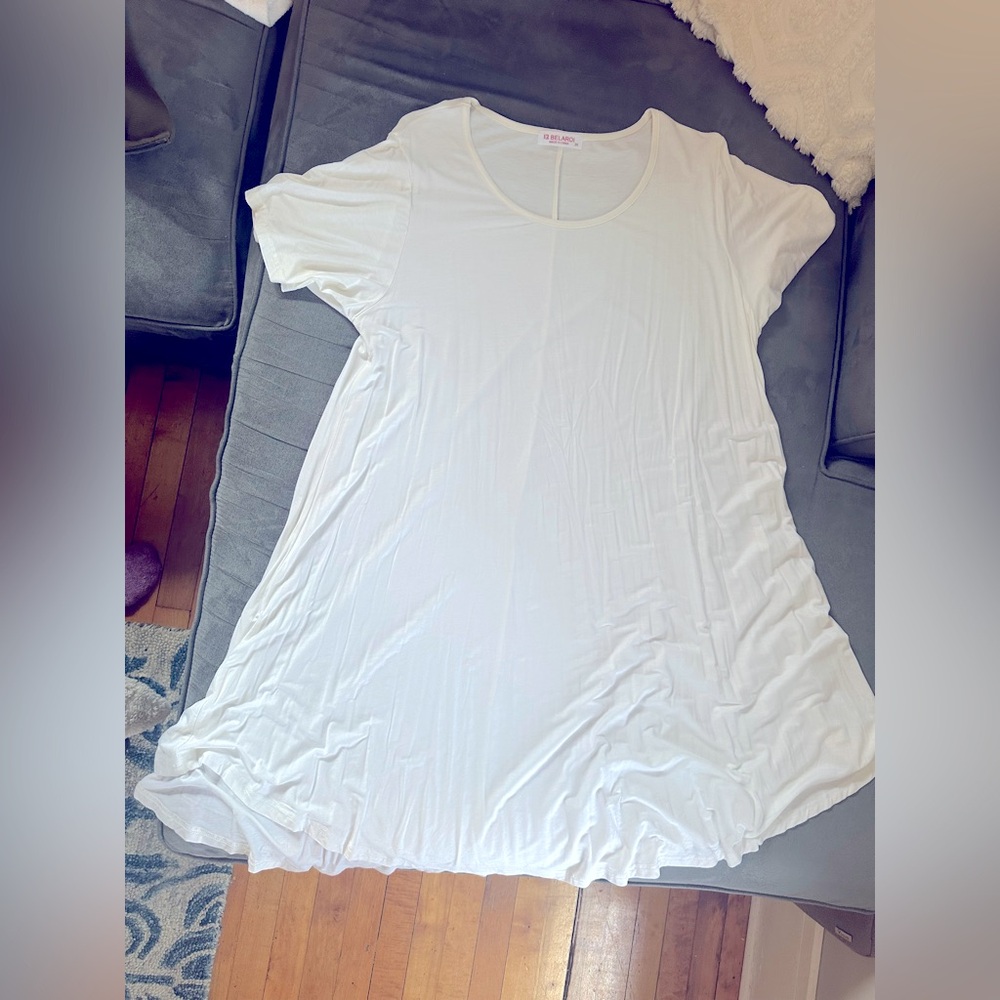 BELAROI WHITE PLUS SIZE TEE SHIRT DRESS